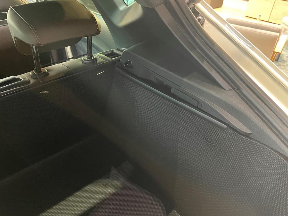 Kofferraumschutz für Seat Cupra Formentor mit hohem Boden. Kratzfest, wasserdicht, unverwüstlich nicht nur für den Hund